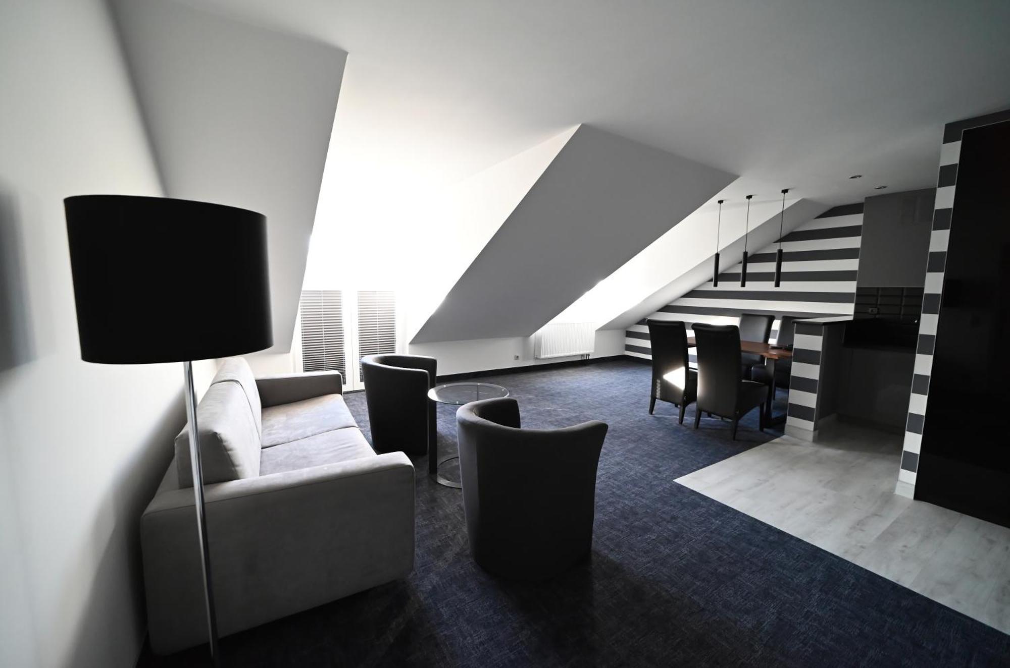 Sl'Otel Im Parforcehaus Бернбург Екстериор снимка