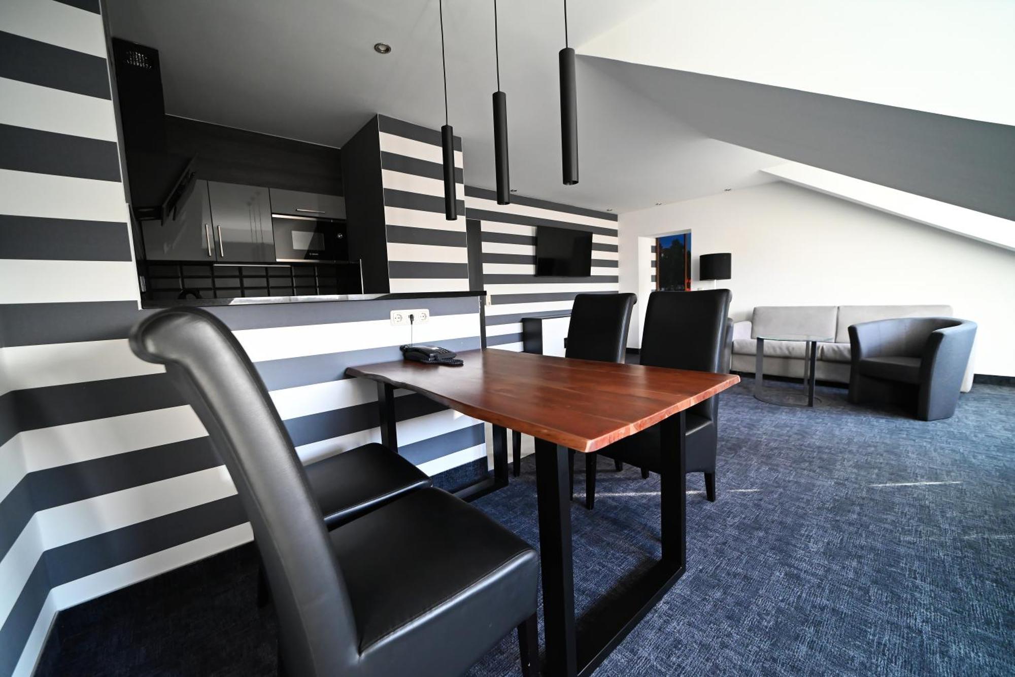 Sl'Otel Im Parforcehaus Бернбург Екстериор снимка