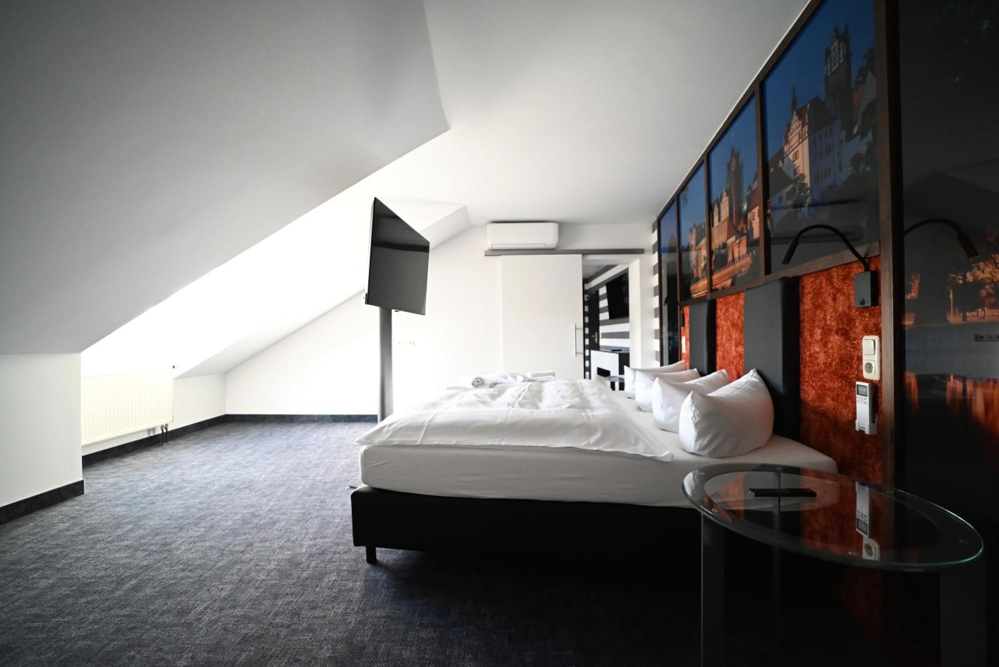 Sl'Otel Im Parforcehaus Бернбург Екстериор снимка