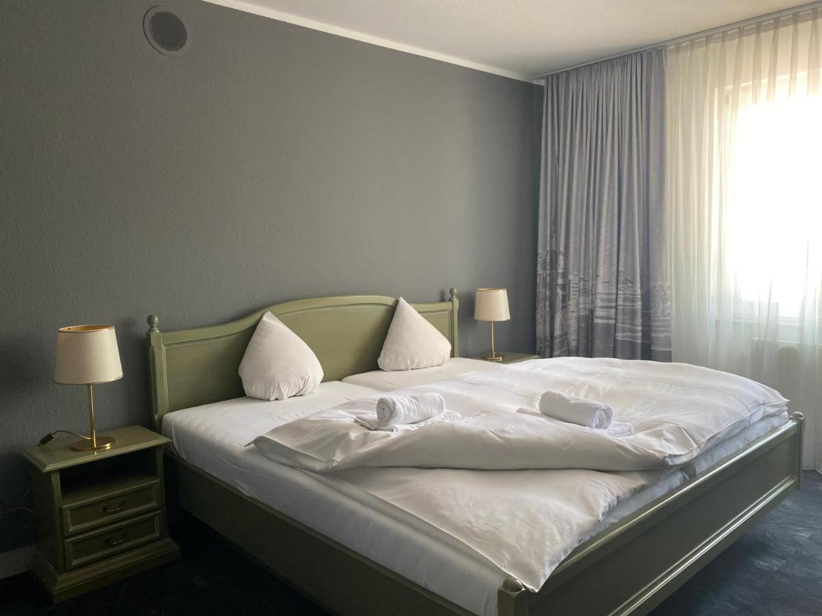 Sl'Otel Im Parforcehaus Бернбург Екстериор снимка